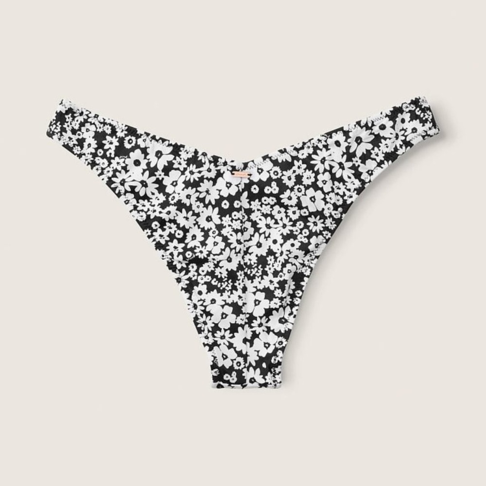 Victoria's Secret Pink Push Up Triangles
Bikini Top/V Front Itsy Bikini bottom - Picture 5 of 6